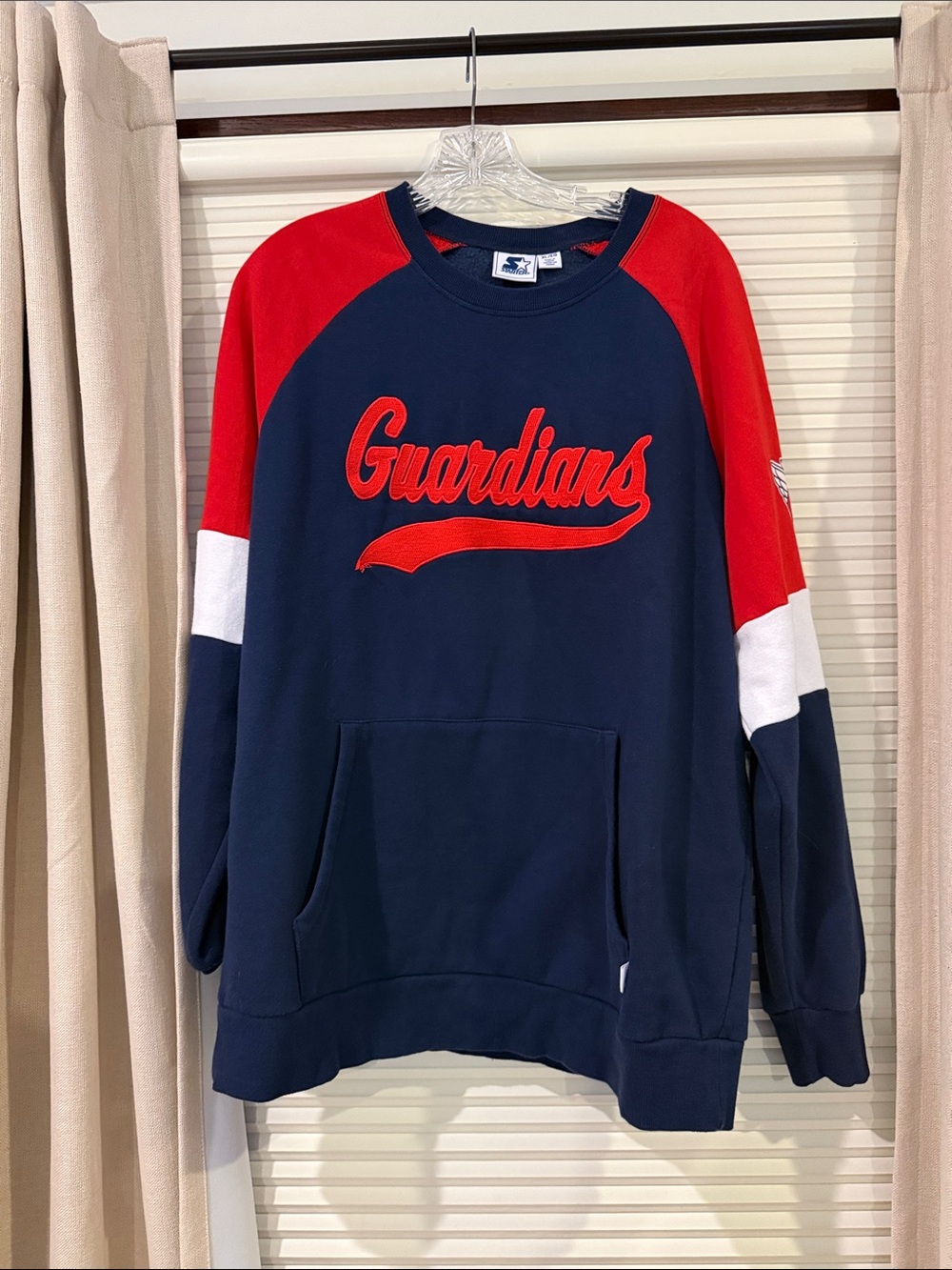 Cleveland Guardians STARTER Navy, Red & White Crewneck Pullo